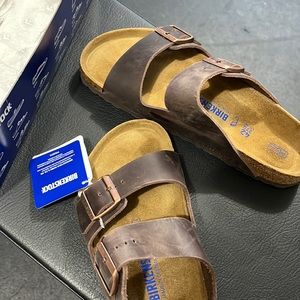 Birkenstock Arizona BS Habana colored. NWT. Never worn. Size 42. M9.0.